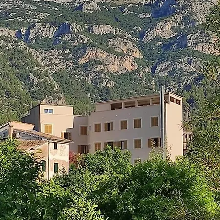 纳达尔旅馆 2* 索列尔