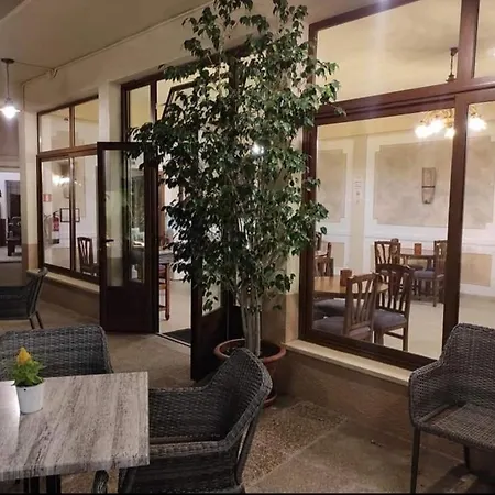 纳达尔旅馆 住宿加早餐酒店 2*